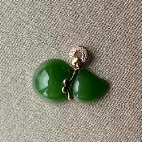 18K玫瑰金和田玉（碧玉）镶钻葫芦吊坠/单面葫芦12*20mm/阳绿