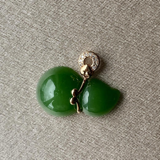 18K玫瑰金和田玉（碧玉）镶钻葫芦吊坠/单面葫芦12*20mm/阳绿 商品图0