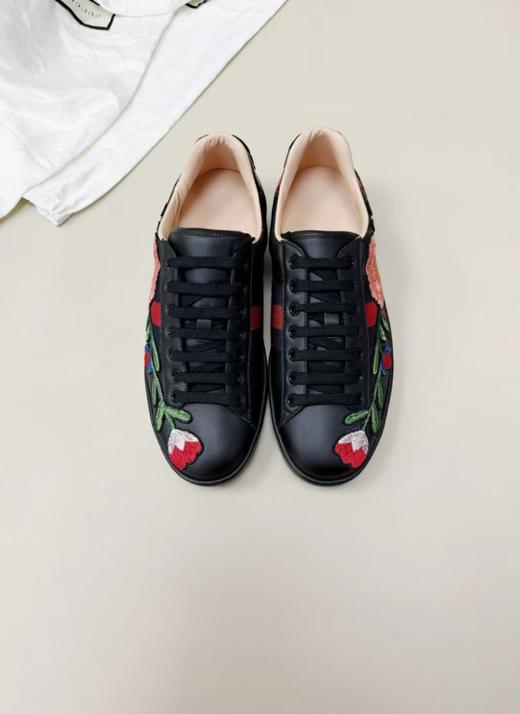 GUCCI 男士休闲板鞋时尚黑色花卉刺绣流行运动鞋（HC） 商品图0
