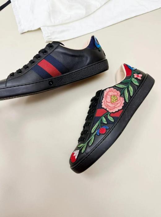 GUCCI 男士休闲板鞋时尚黑色花卉刺绣流行运动鞋（HC） 商品图4