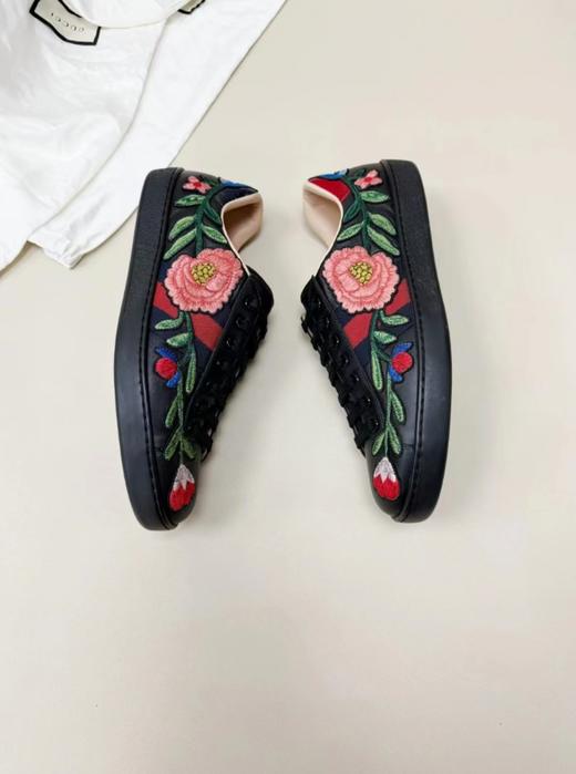 GUCCI 男士休闲板鞋时尚黑色花卉刺绣流行运动鞋（HC） 商品图1