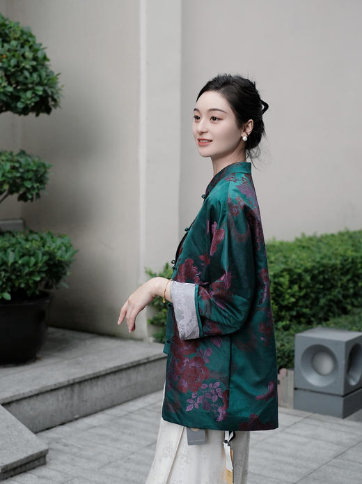 盛唐婧| 重磅桑蚕丝老缎新中式对花外套-湖绿 商品图3