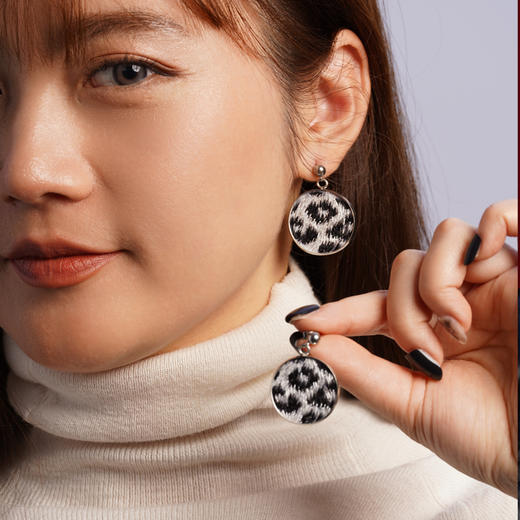 艷湘绣 鬅毛针系列LEOPARD系列首饰 商品图3