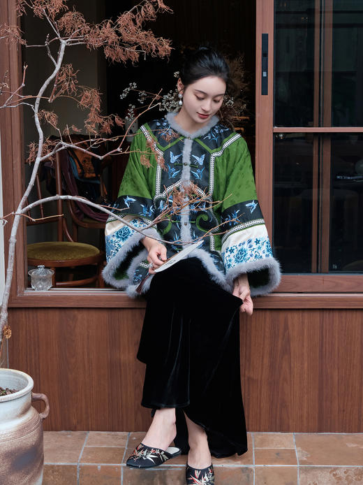 盛唐牡丹| 香云纱三蓝绣水貂棉外套 商品图6