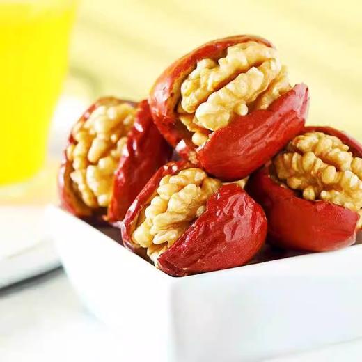 新疆疆优硕果抱抱果（枣夹核桃仁）250g*2袋 商品图1