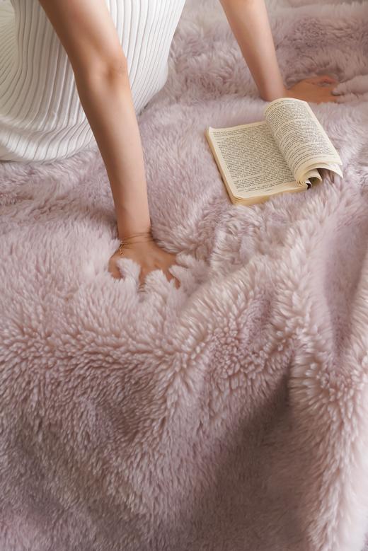 自然醒高奢纯色卡达尔羊毛绒毯保暖加厚休闲盖毯沙发毯秋冬双面绒卧室毯MT 商品图5