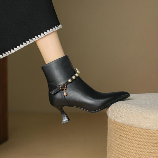 【预售5天】时尚百搭尖头，酒杯跟高跟女靴串珠小皮靴XME&898-152 商品图0