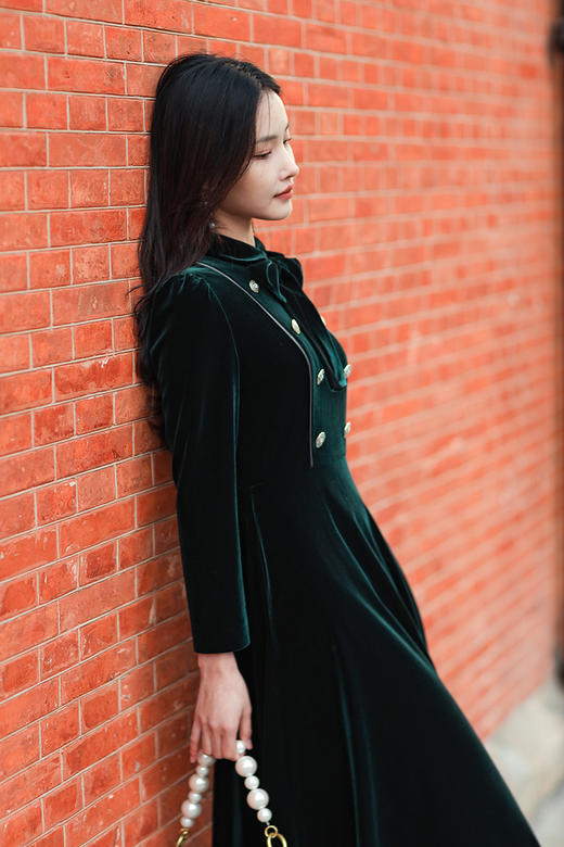 逸红颜明月优选 #迷人丝绒情节【绿珐琅】学院风翻领连衣裙，范冰冰同款 商品图4