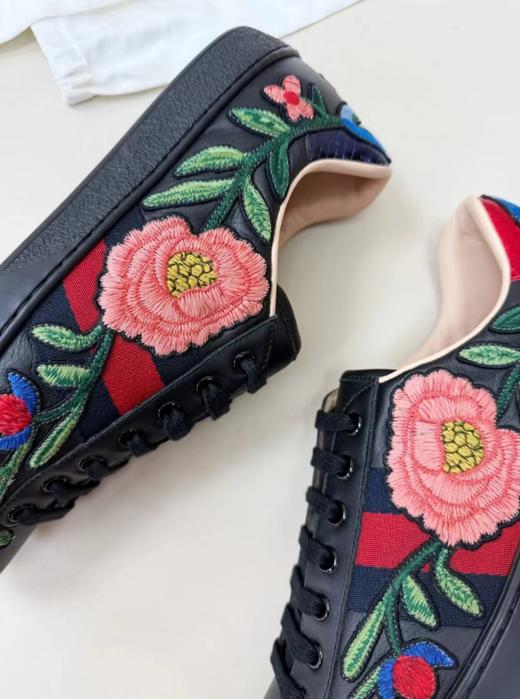 GUCCI 男士休闲板鞋时尚黑色花卉刺绣流行运动鞋（HC） 商品图3