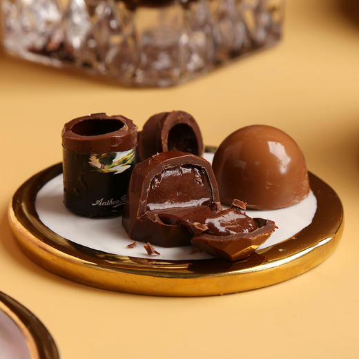 爱顿博格什锦巧克力百利经典口味178g/043031 香醇百利与丝滑夹心的混合 商品图2