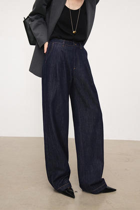 ROW风显瘦“香蕉裤” 深蓝牛仔西裤 显瘦牛仔香蕉裤 环保染色 无惧久穿久洗 微阔香蕉裤型 藏肉显瘦 利落随性