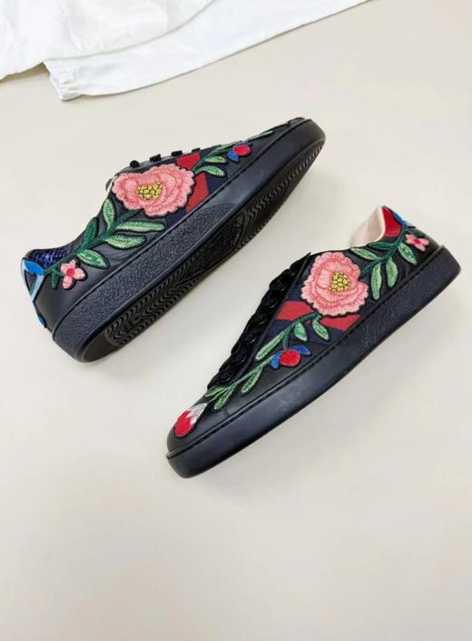 GUCCI 男士休闲板鞋时尚黑色花卉刺绣流行运动鞋（HC） 商品图2