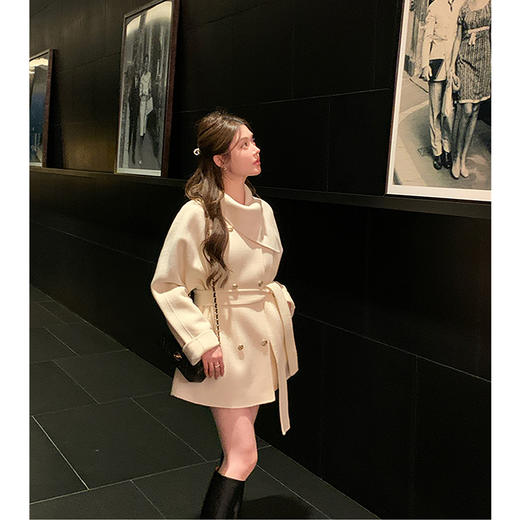 西遇黑色短款毛呢外套女冬季新款高领千金风收腰双排扣大衣SS141373 商品图4