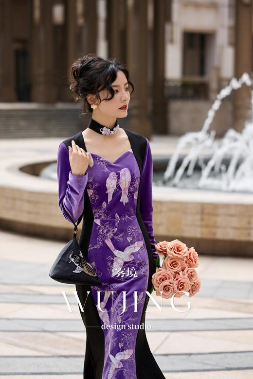 【雾境定制新款】紫韵花影系列进口丝绒显瘦气质连衣裙 4202112 商品图4