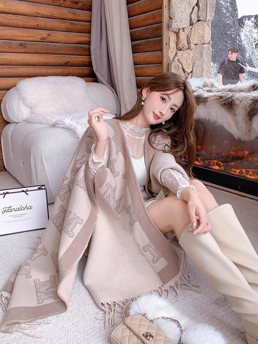 张心子【月光天鹅颈】浪漫透视刺绣网纱拼接打底衫女秋冬新款女装 U2411040 商品图1