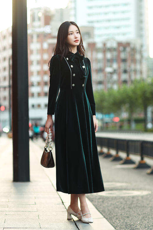 逸红颜明月优选 #迷人丝绒情节【绿珐琅】学院风翻领连衣裙，范冰冰同款 商品图3