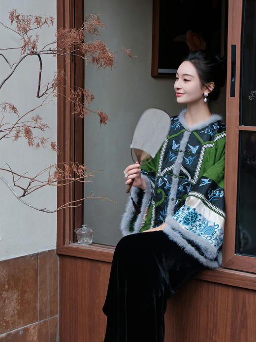盛唐牡丹| 香云纱三蓝绣水貂棉外套 商品图5