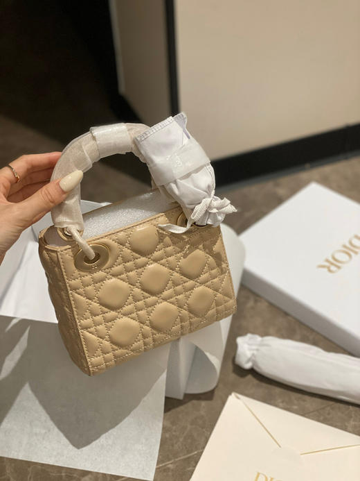 🉐️450包邮
原单三格戴妃 商品图1