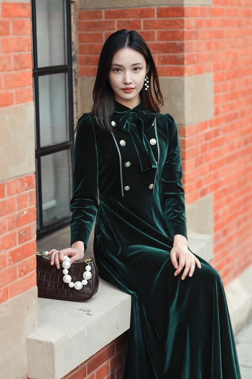 逸红颜明月优选 #迷人丝绒情节【绿珐琅】学院风翻领连衣裙，范冰冰同款 商品图6