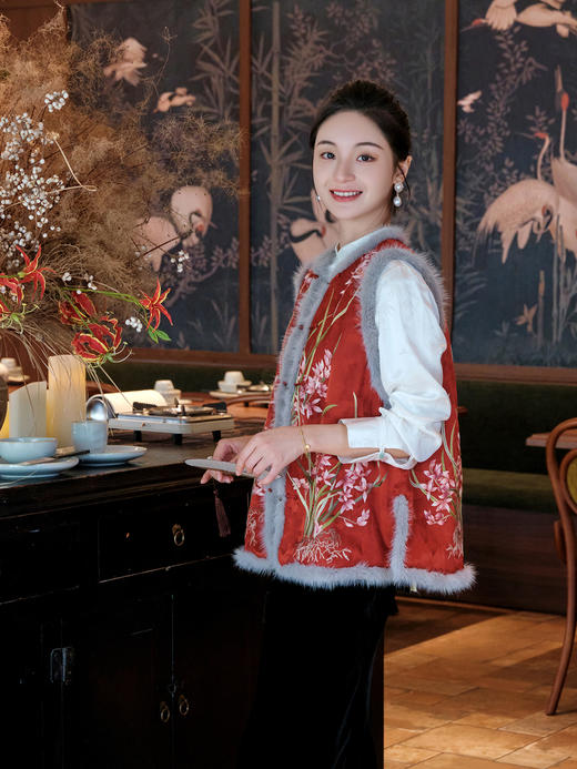 盛唐牡丹| 蕙兰纹香云纱水貂棉马甲 商品图6