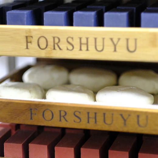 奕虹定制芳疗师手工蚕丝羊奶皂】纯手工制作 无防腐剂 色素 香精 化学添加剂 90-100g 下单送一个起泡网 商品图8