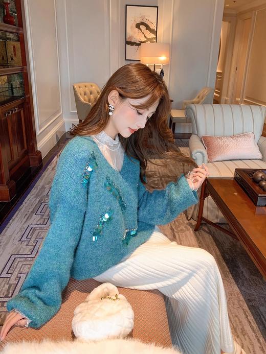 张心子【Lu系法则】重工氛围感亮片套头毛衣女秋冬新款显白上衣仙 U2411011 商品图4