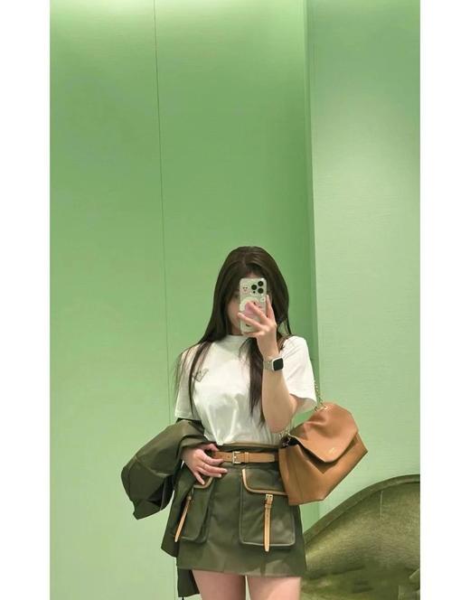 普拉达超能装的一款链条包中号皮革单肩包（MM） 商品图5