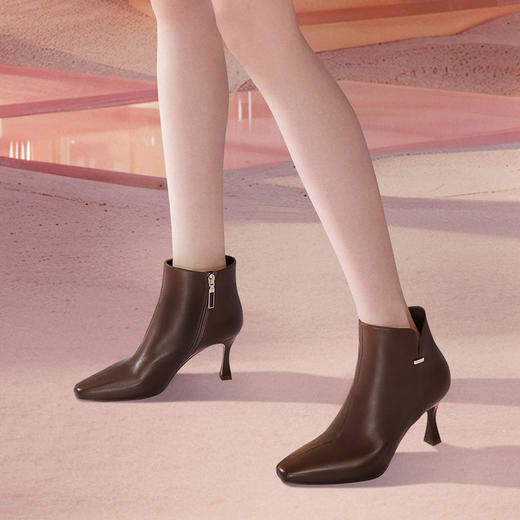 【静音系列】千百度细高跟羊皮时装靴女冬季尖头通勤短靴A24577241 商品图1