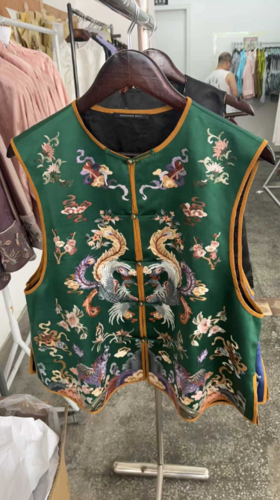 盛唐牡丹| 清宫绿重缎真丝手绣凤凰纹马甲-绿色