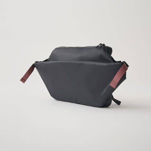 MAAP x Cote&ciel lsarau Messenger 联名限量版 黑色 邮差包 14.5L 商品图0
