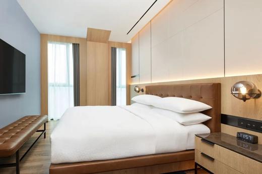 ★浙江年夜饭★ ¥9999起/套 【湖州福朋喜来登酒店】5间标准房连住2晚+自助早餐，10人除夕年夜饭+初一团圆宴！满10人享免费棋牌1次！2026年2月16日专享 商品图1