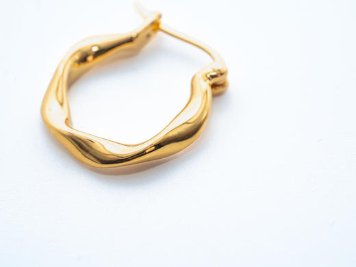 【推荐款】莫比乌斯环黄金耳饰999足金克重3.11（单个1.54） 商品图1