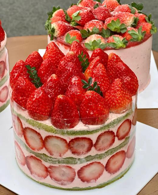 【草莓季】爱上春天的理由  吃一口好吃的草莓蛋糕 商品图0