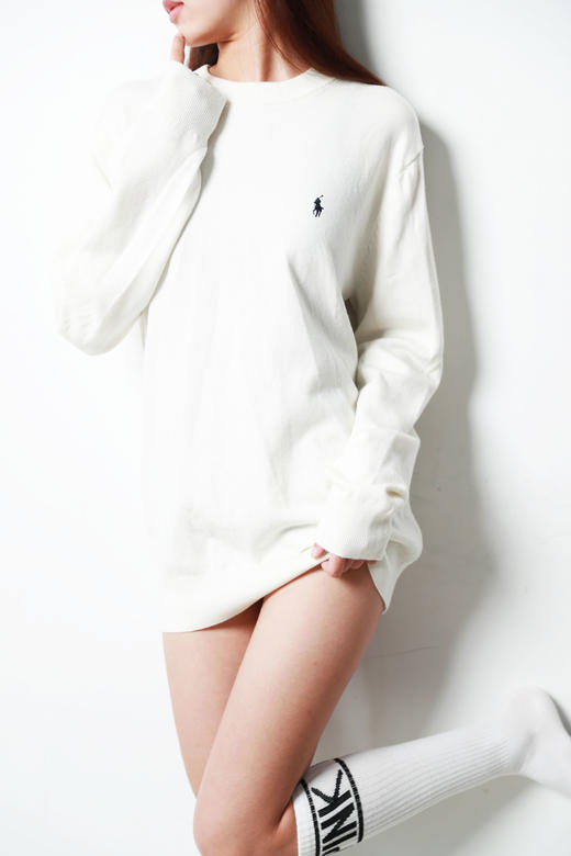 清冷感气质毛衣。小标刺绣基础款纯色圆领正肩长袖针织衫A111988 商品图12