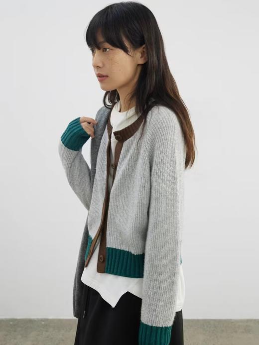 步履不停/4D13231C/复古拼色圆领短款针织开衫毛衣 商品图3