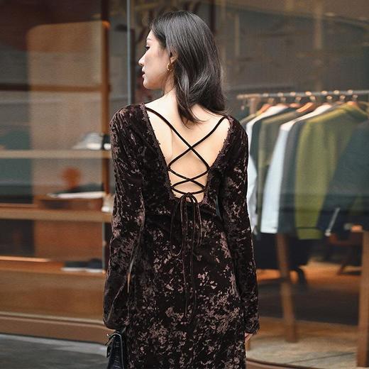 【顺丰包邮】40424 洛诗琳法式高级感蕾丝贴花露背丝绒连衣裙8362 商品图4