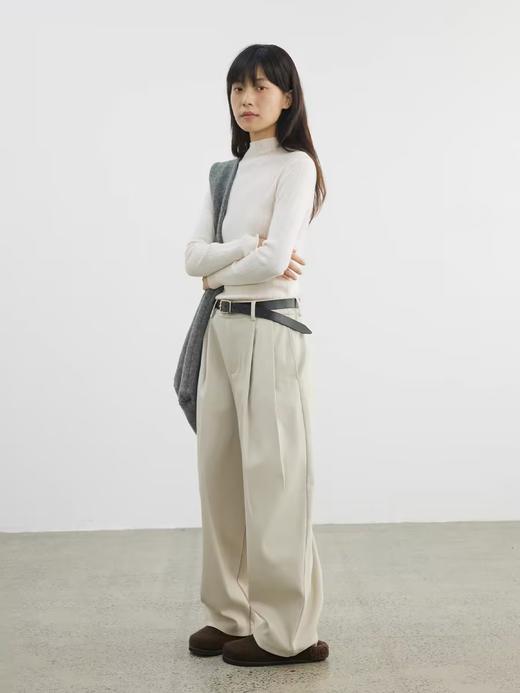 步履不停/4D13230C/柔软条纹肌理立领白色咖色羊毛打底衫 商品图2