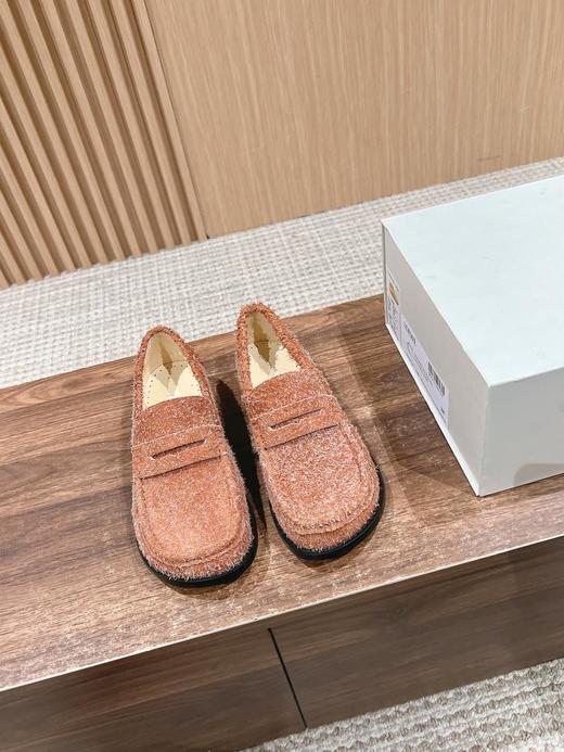 罗意威全新玛丽珍鞋新款Campo玛丽珍穆勒鞋以可爱有趣的圆形鞋头搭配极具复古风的雕花细节，设计感十足（HC） 商品图2