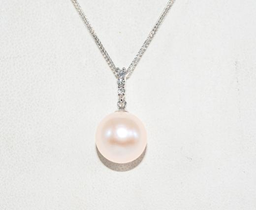 【推荐款】K白冷酷风珍珠吊坠 | 半椭圆K金扣珍珠10mm 商品图0