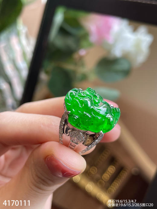 老坑玻璃种帝王绿三脚蟾戒指【4170111】具体价格微信咨询 商品图3