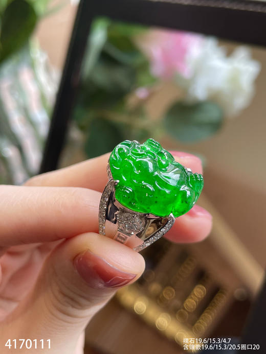 老坑玻璃种帝王绿三脚蟾戒指【4170111】具体价格微信咨询 商品图8