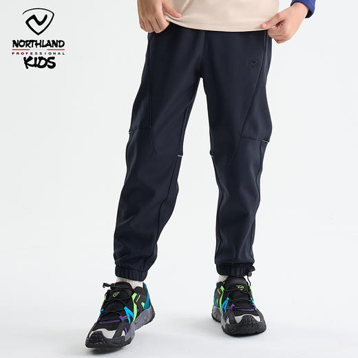 诺诗兰童装 加绒软壳裤 防泼水、防泼油、防污渍，轻松应对户外挑战。内里加绒设计，保暖舒适，守护孩子每一次探索。CO135306 商品图2