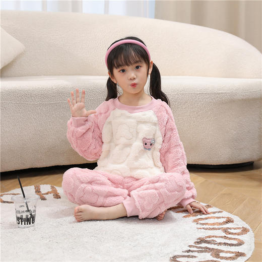 秋冬季法兰绒新款儿童家居服套装   A-5762 商品图0