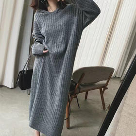 纤束马宽松慵懒V领连帽针织连衣裙 XFT-0182