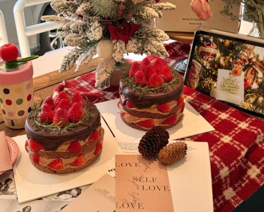 【草莓季】公主请吃草莓巧克力蛋糕（植物装饰随机） 商品图2