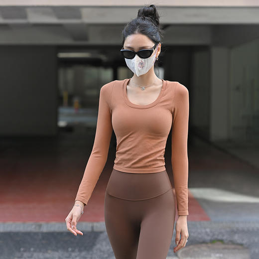 【胸垫款长袖】Beemen无缝一体织固定杯瑜伽服女上衣外穿秋冬运动长袖 商品图0
