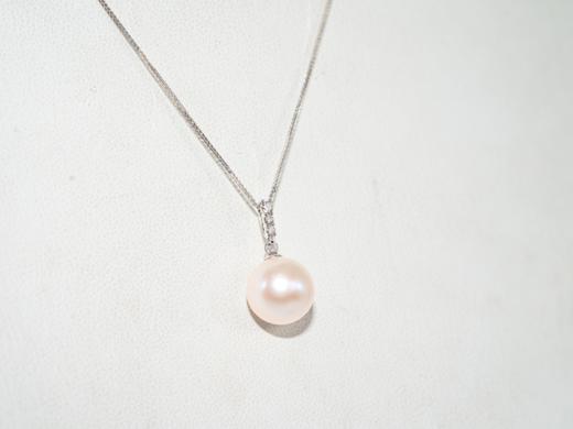 【推荐款】K白冷酷风珍珠吊坠 | 半椭圆K金扣珍珠10mm 商品图2