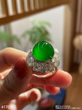 老坑玻璃种帝王绿蛋面戒指【4170311】具体价格i微信咨询