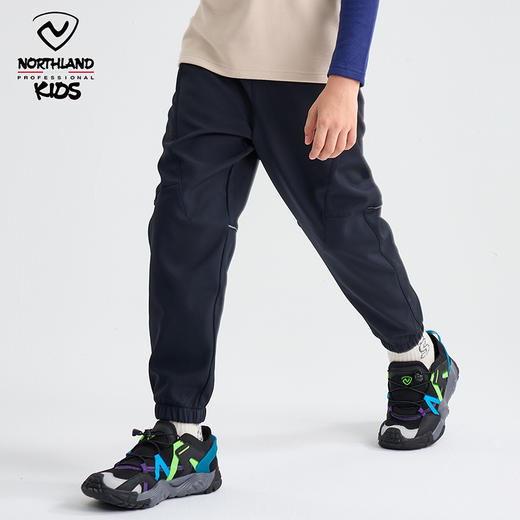 诺诗兰童装 加绒软壳裤 防泼水、防泼油、防污渍，轻松应对户外挑战。内里加绒设计，保暖舒适，守护孩子每一次探索。CO135306 商品图1