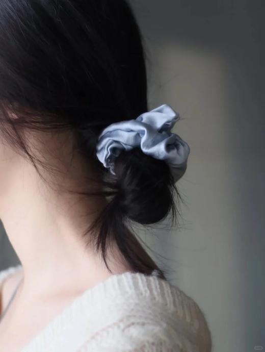 💰29抢章小蕙、刘亦菲的养发秘诀！【30姆米重磅SLIP真丝发圈】一边睡觉一边护发💕甄选6A级桑蚕丝❗️头发无静电 不打结、被压断，隔天还能get自然波浪卷发👩🦱 商品图3